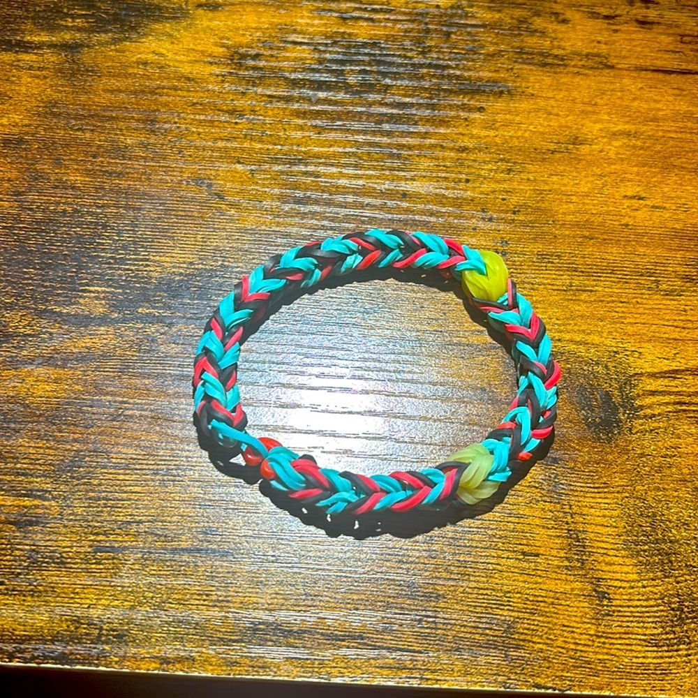 💜 Rainbow Loom Handcrafted Bracelet